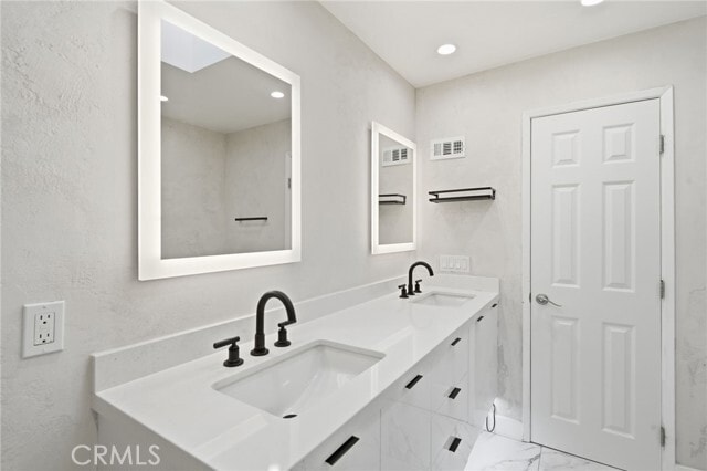 Building Photo - 7301 Vista Del Mar