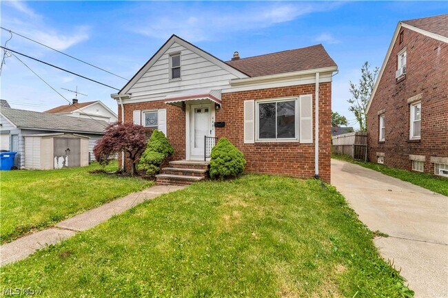 Building Photo - 4461 W 137th St