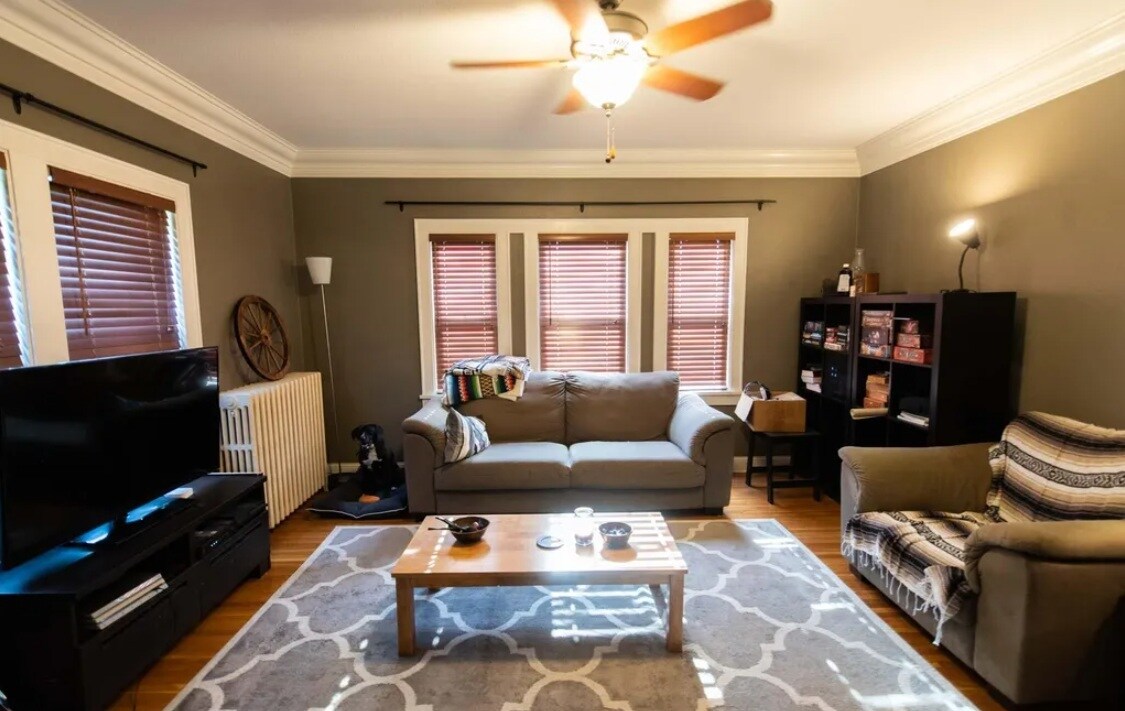 Living Room - 4221 Nicollet Ave