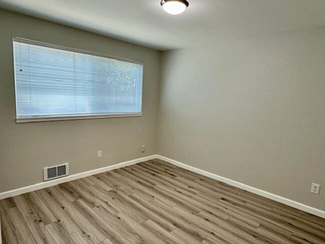 Building Photo - Remodeled 2 Bedroom Duplex Home in Magnolia