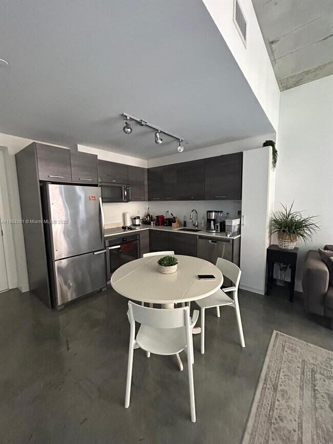 Primary Photo - 151 SE 1st St