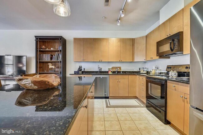 Building Photo - 2007 Clipper Park Rd