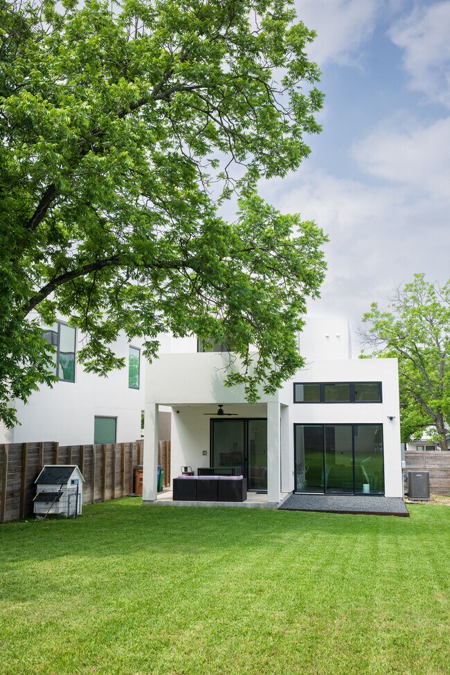 Building Photo - 507 S Park Dr