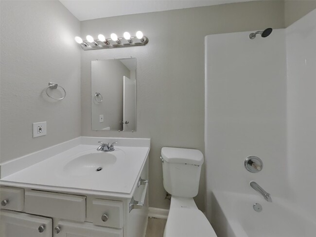 Building Photo - 5746 Gasser Ln