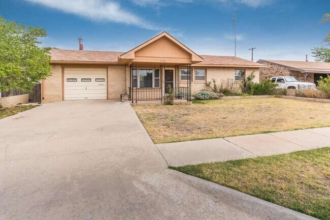 Primary Photo - 1128 Sierra Dr
