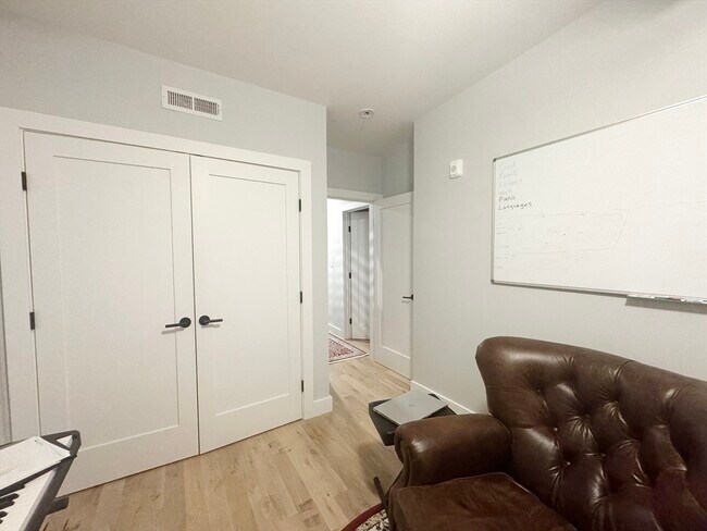 Building Photo - 278 Sumner St