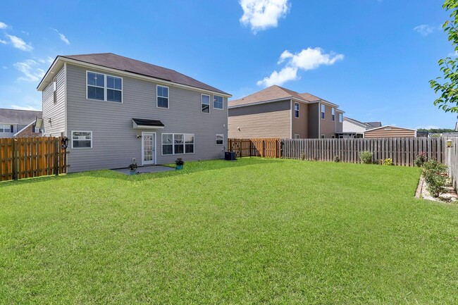Building Photo - Rice Creek