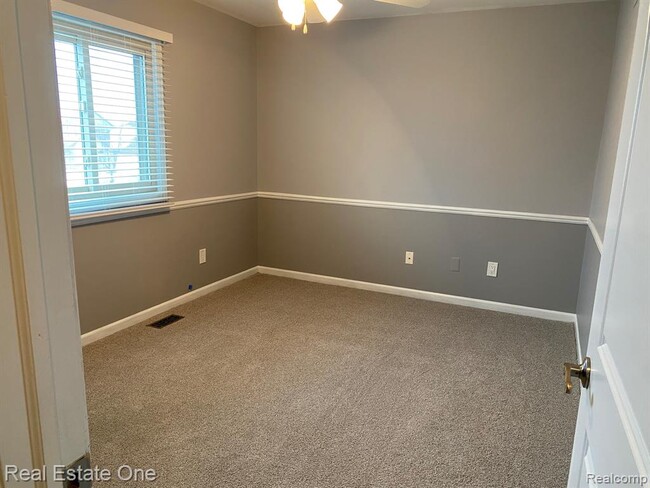 Building Photo - 28772 Wales Dr