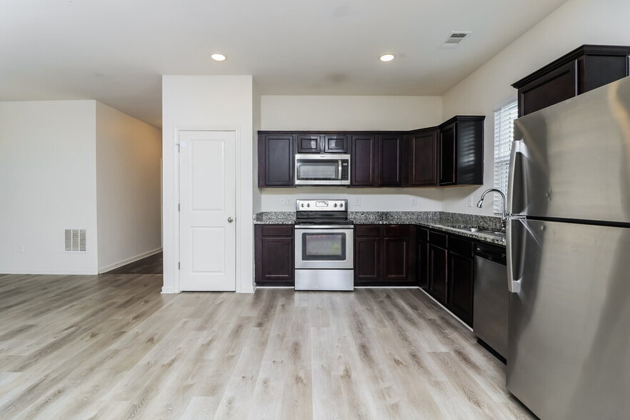 Building Photo - 7261 Lacey Dr