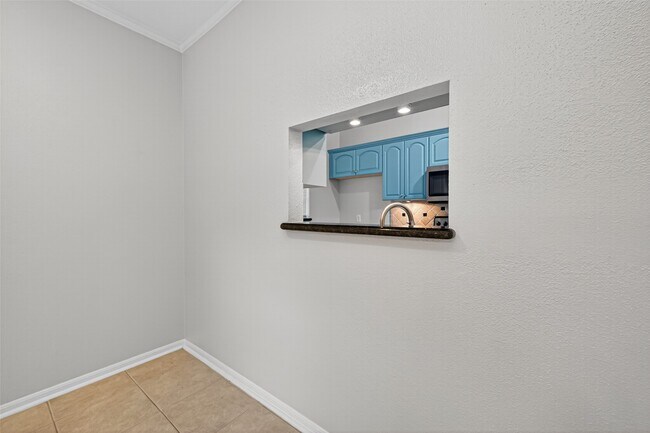 Building Photo - 9850 Pagewood Ln