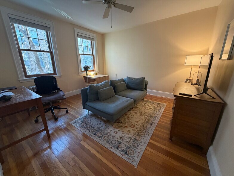 Building Photo - 48 Strathmore Rd