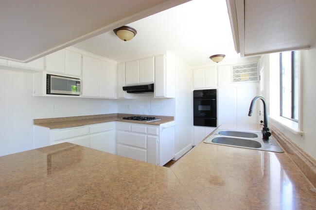 Building Photo - 24730 Cornstalk Rd