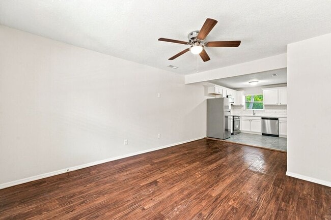 Building Photo - 2764 N Barcelona Ave