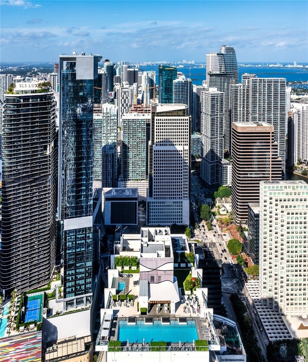 Building Photo - 1010 Brickell Ave