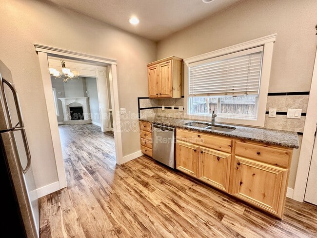 Building Photo - 2225 S Dorothy Ave