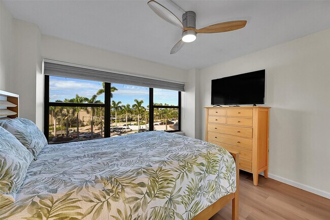 Building Photo - 3800 Galt Ocean Dr