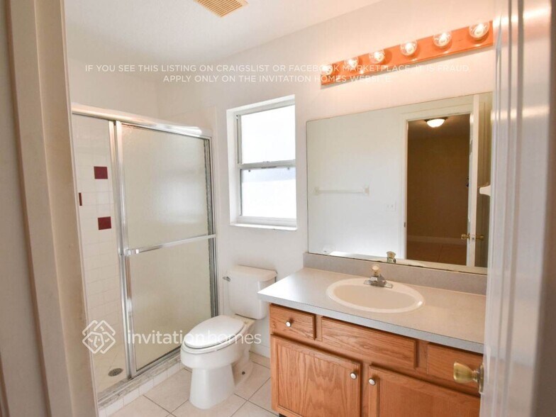 Building Photo - 423 Woodview Dr