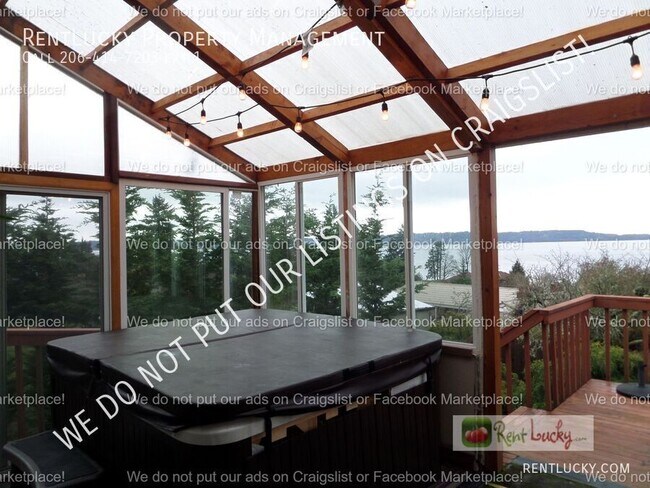 Building Photo - 29633 Marine View Dr SW