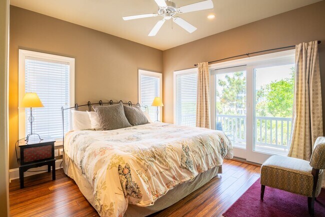 Building Photo - RENT MONTHLY THIS AMAZING HOME THIS OFF-SEASON