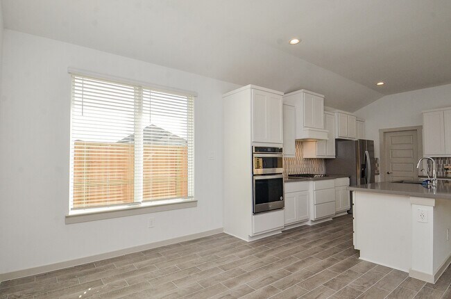 Building Photo - 29203 Pikes Peak Dr