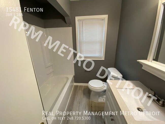 Building Photo - 15481 Fenton-