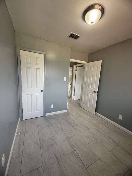 Building Photo - 6901 Lavender Dr