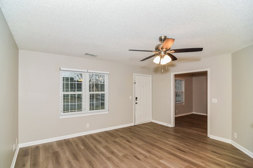 Building Photo - 2728 Painted Pony Dr