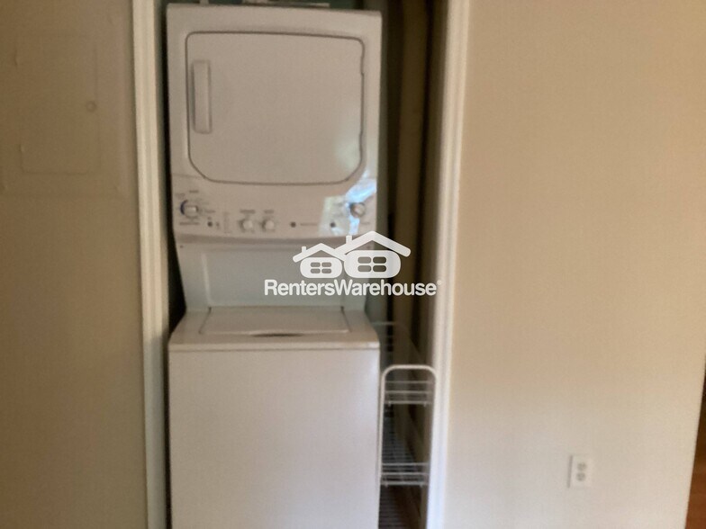 Building Photo - 3120 7 Pines Ct NW