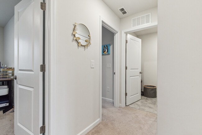 Building Photo - 1661 Corwin Bend Rd