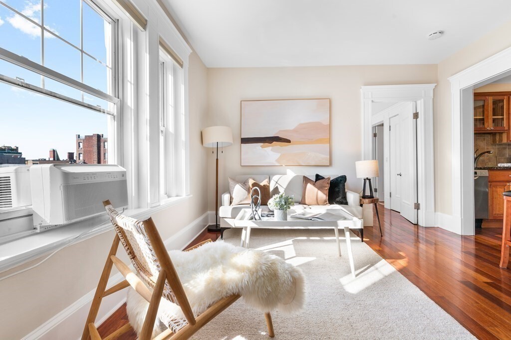 Building Photo - 520 Beacon St