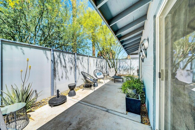Building Photo - 6221 N 13th Pl