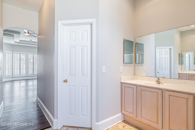 Building Photo - 12160 Basalt Dr S