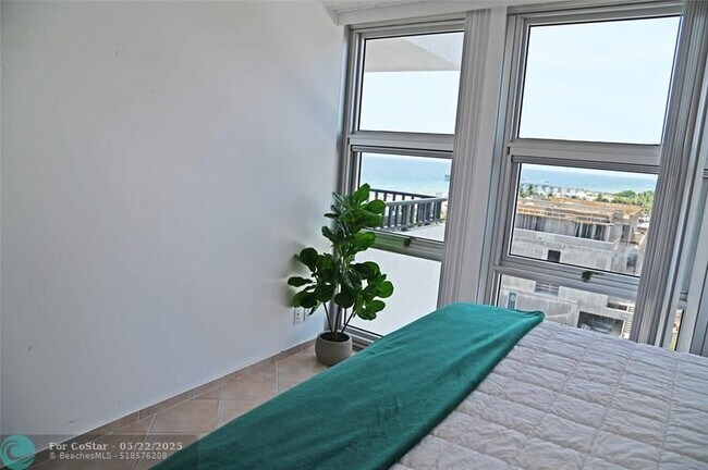 Building Photo - 525 N Ocean Blvd