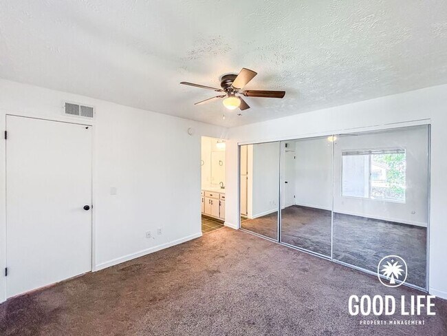 Building Photo - 6540 College Grove Dr