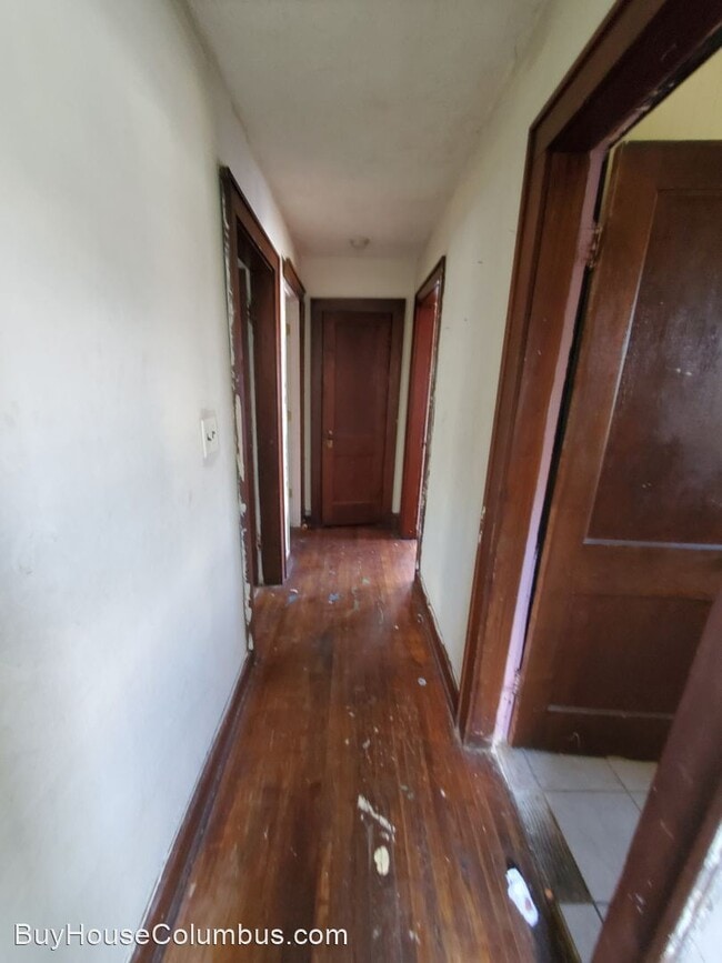 Building Photo - 3 br, 1 bath House - 614 S Warren Ave