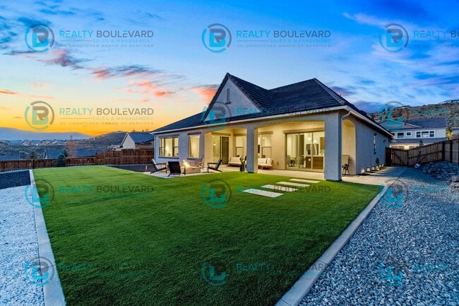 Building Photo - Stylish 3-Bedroom Sanctuary with Sophistic...