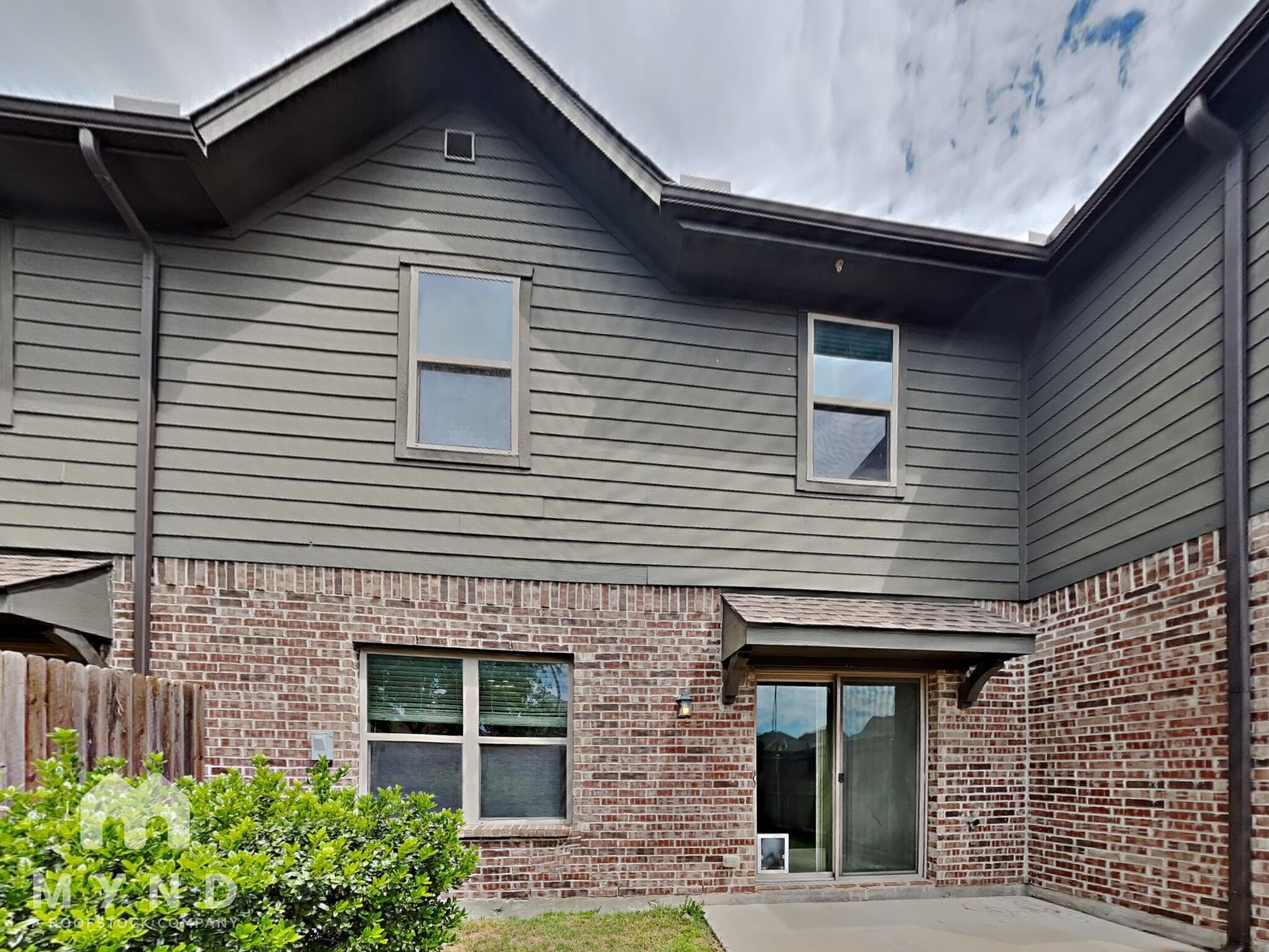 Building Photo - 4784 Bridgewater St
