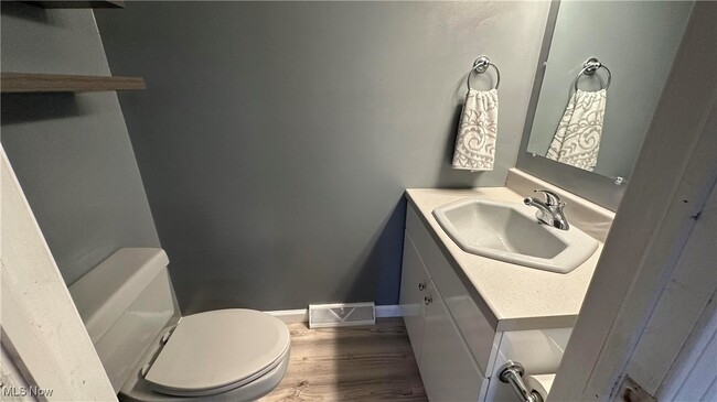 Building Photo - 95 Rockdale Rd