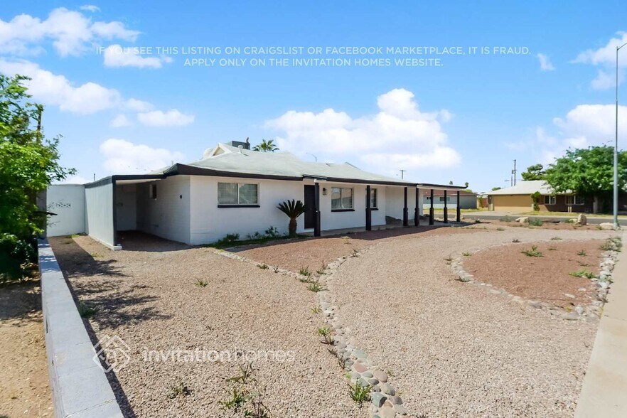 Building Photo - 1923 E Vine Ave