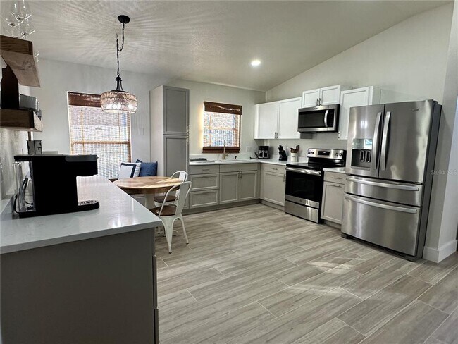 Building Photo - 17410 Woodcrest Way