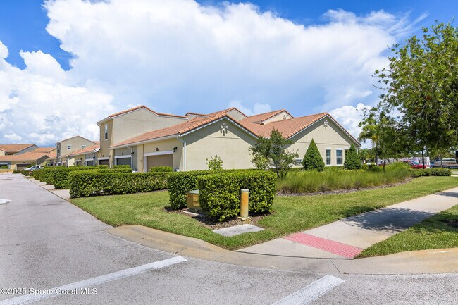 Building Photo - 3325 Sedge Dr