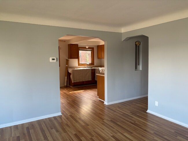 Building Photo - 5231 Daleside Dr