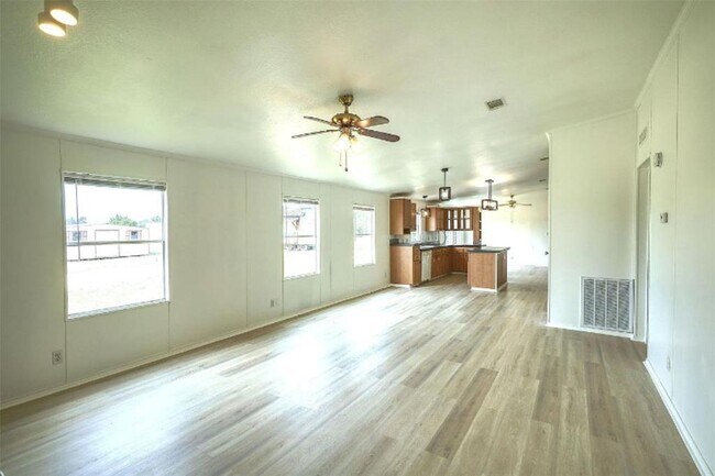 Building Photo - 132 Co Rd 247