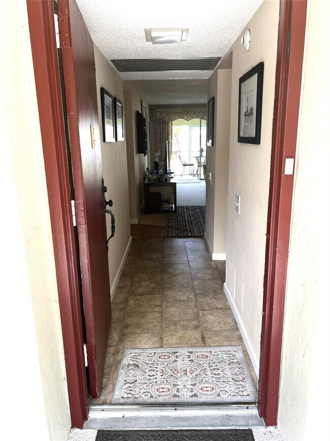 Building Photo - 4801 Martinique Pl