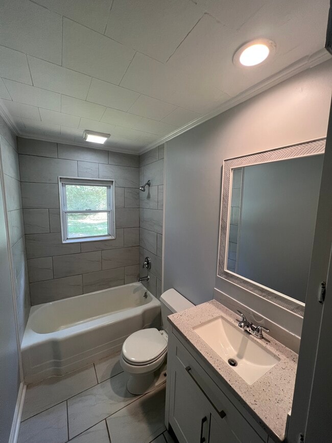 Building Photo - 204 Belle Dame Dr