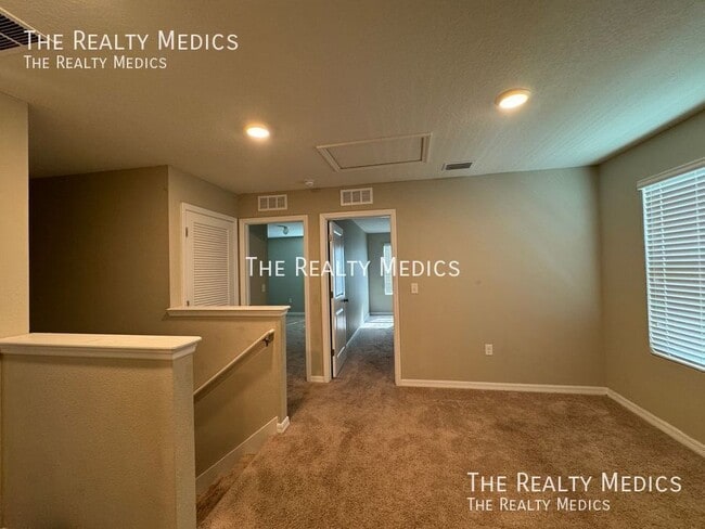 Building Photo - 2327 Ashberry Ridge Dr