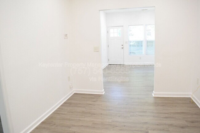Building Photo - 850 W 50th St