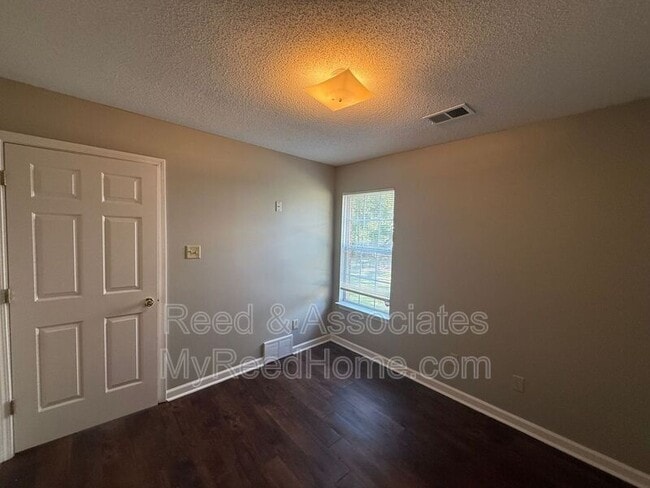 Building Photo - 70 Clear Springs Dr