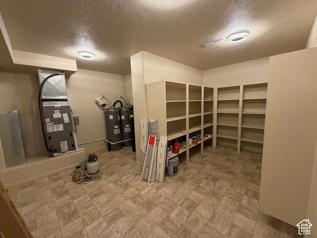 Building Photo - 2596 Hidden Canyon Dr