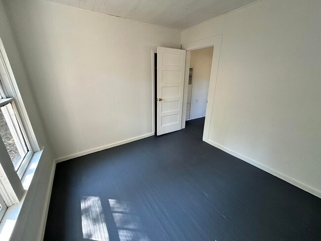 Building Photo - 209 Griffith Ave E